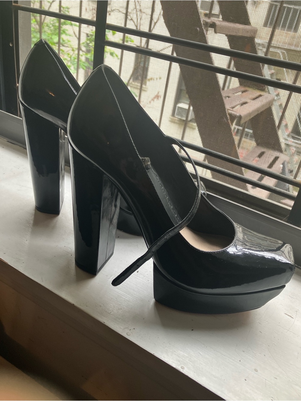 Alice + Olivia Black Patent Platform Mary Janes - Picture 3 of 7